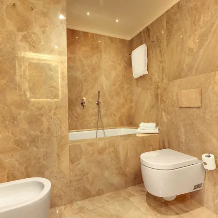 多纳宫酒店 酒店