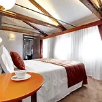 دونا بالاس 4* البندقية