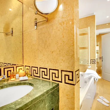 Hotel Dona Palace