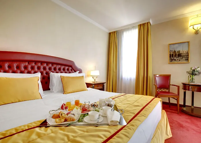 מלון Dona Palace
