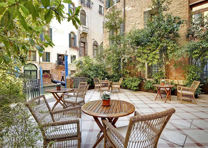 Отель Dona Palace 4*