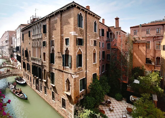 Отель Dona Palace 4*