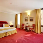 מלון Dona Palace