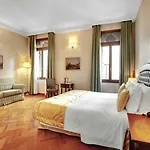 מלון Dona Palace