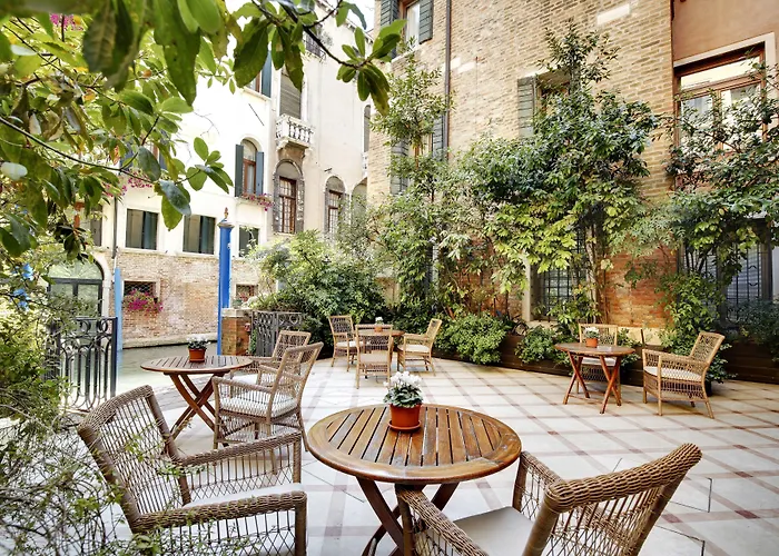 ドナ パレス 4* ヴェネツィア