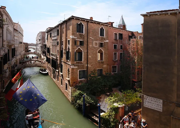 ホテル ドナ パレス 4*